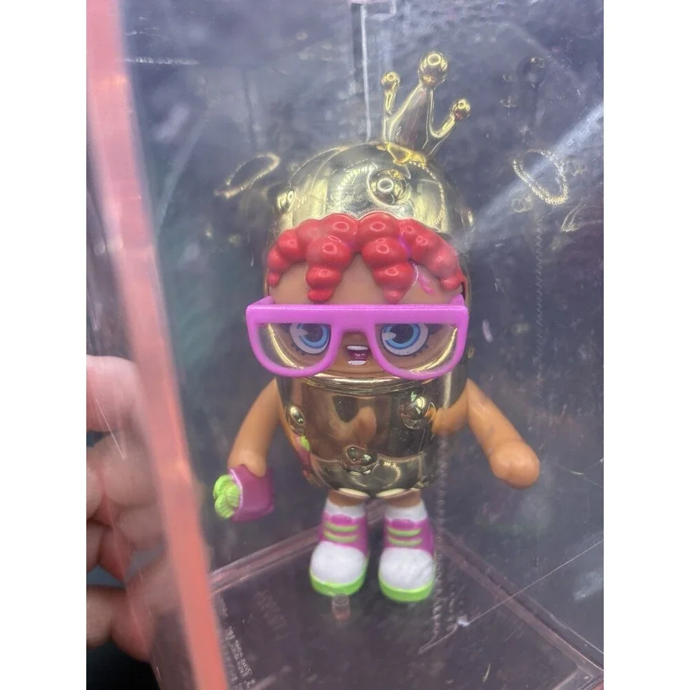 XOX KWEENIE QUIRKY KWEENS KWEEN OF Pickles Gold 4